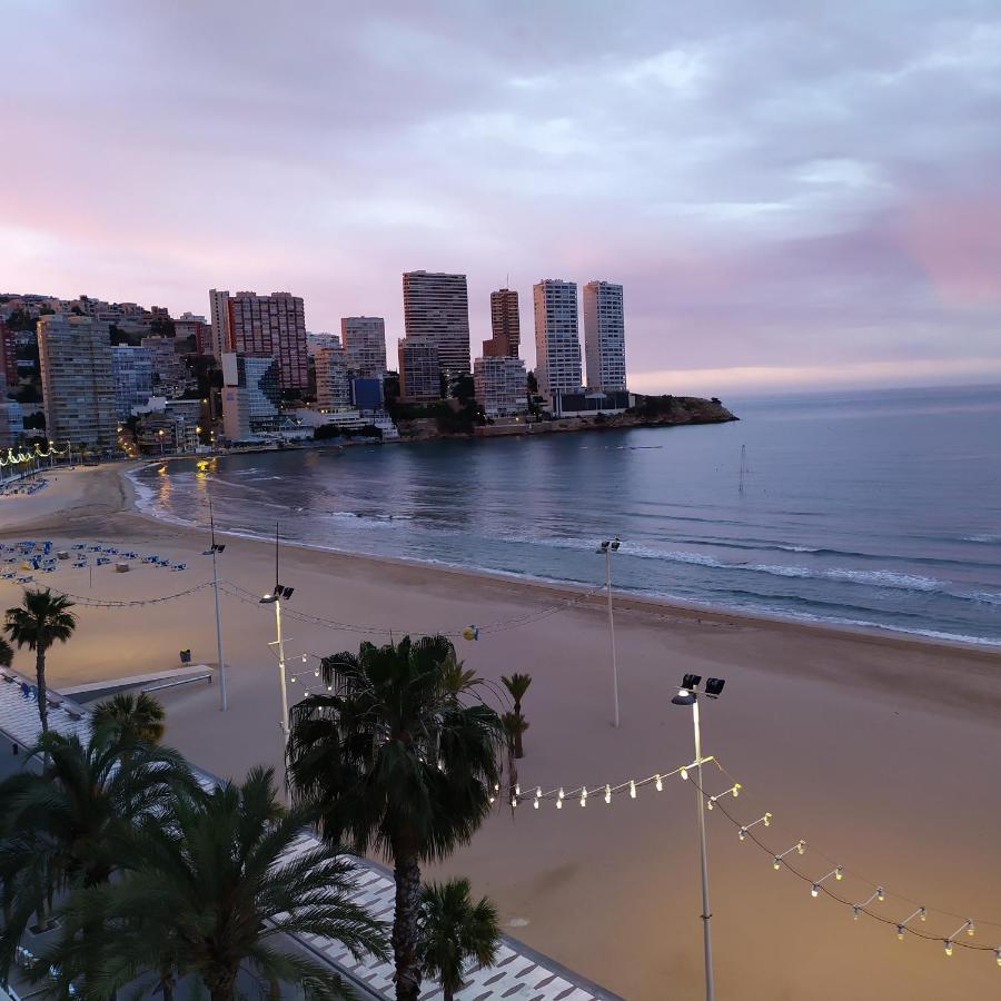 Luminoso Apartamento En Primera Linea De Playa Benidorm Kültér fotó