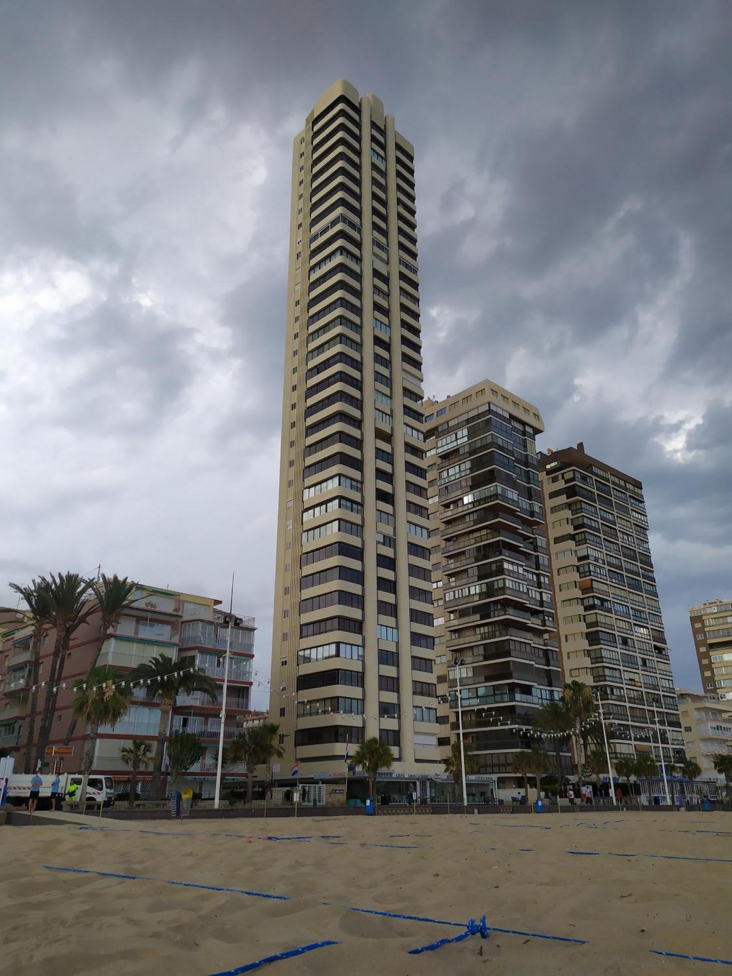 Luminoso Apartamento En Primera Linea De Playa Benidorm Kültér fotó